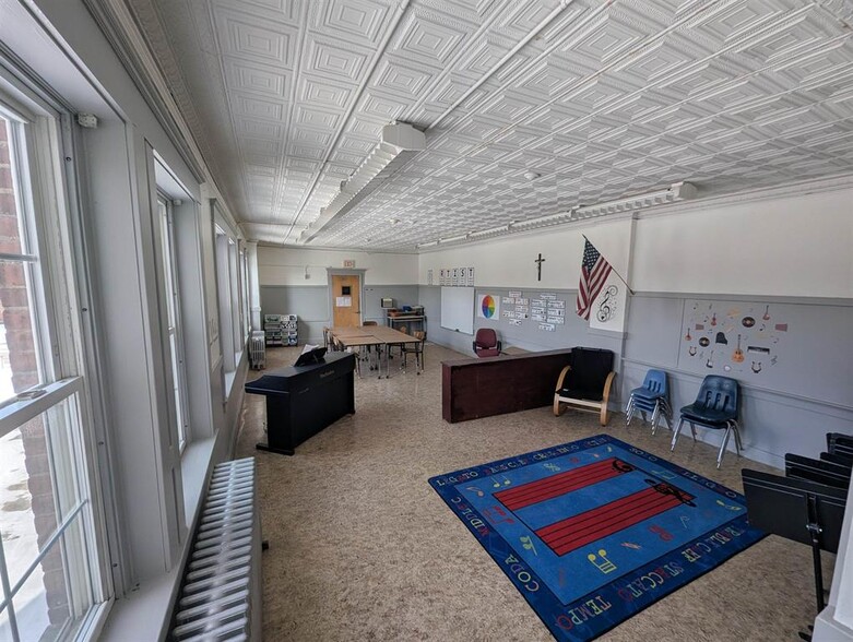 More Photos Of 16 Central st, Claremont Specialty For Sale