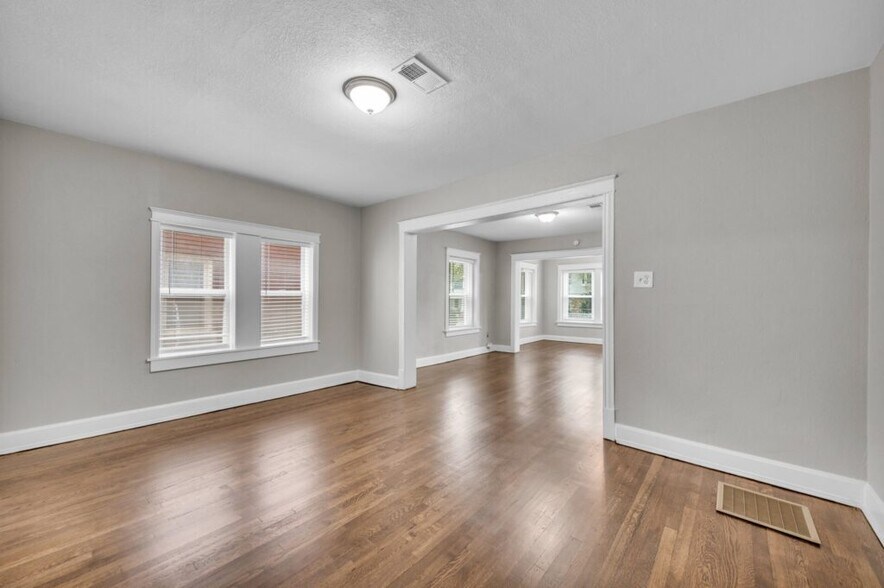 More Photos Of 4017-4023 Harrison St, Kansas City Apartments For Sale