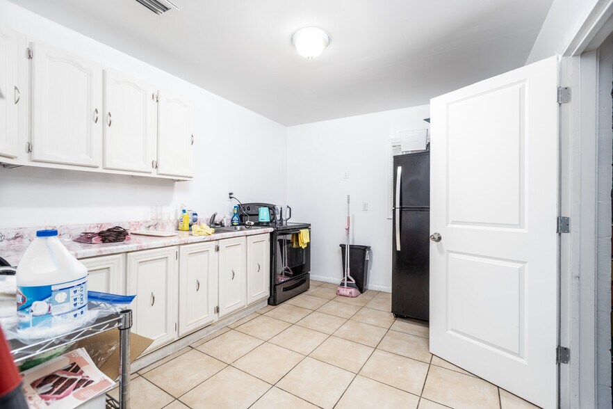 More Photos Of 6215 Claret Dr, Jacksonville Office Residential For Sale