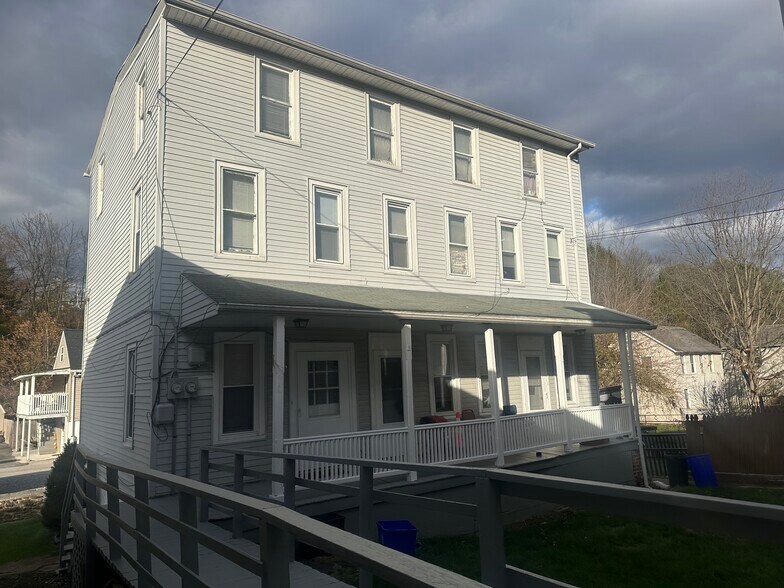 More Photos Of 142 W Main St, Windsor Apartments For Sale