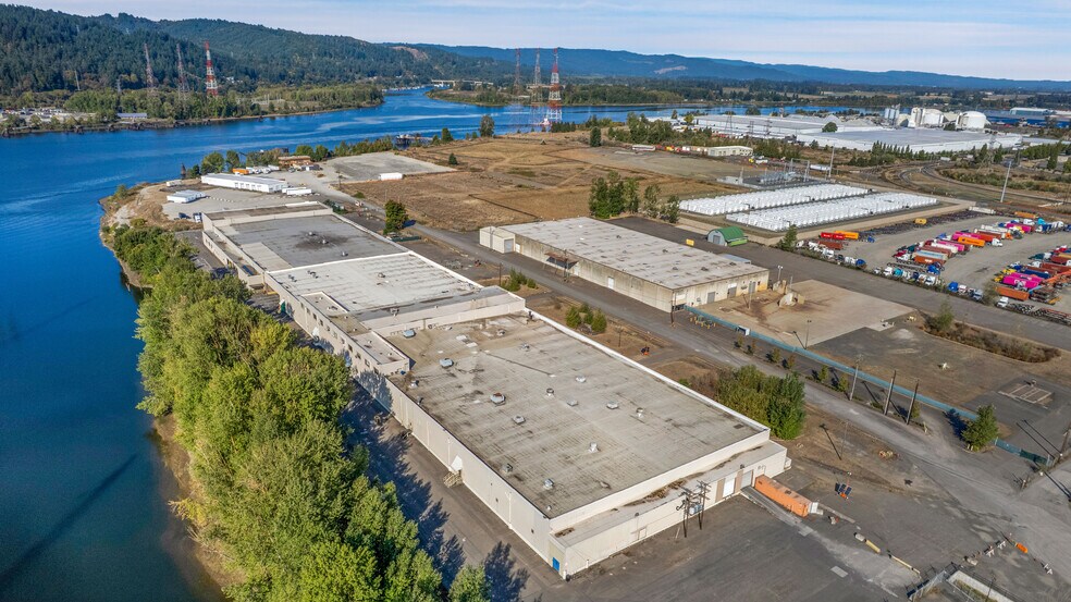 More Photos Of 9930 N Burgard Way, Portland Warehouse For Sale