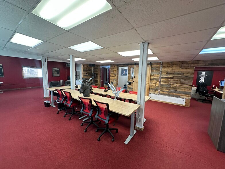 More Photos Of 595 S 2nd Ave, Brighton Office For Lease