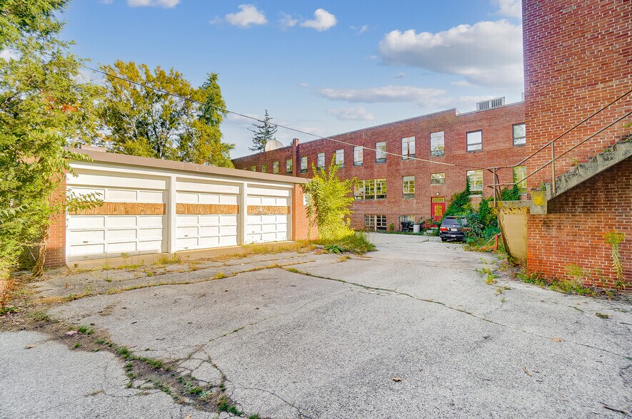 More Photos Of 800 Livermore St, Yellow Springs Research And Development For Sale