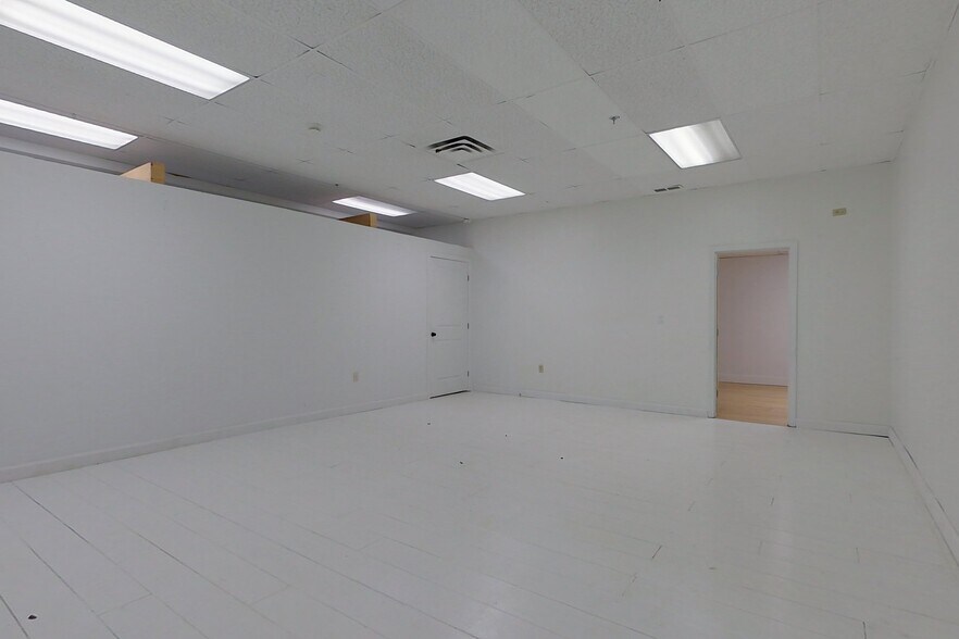 More Photos Of 152 Main St, Pepperell General Retail For Lease