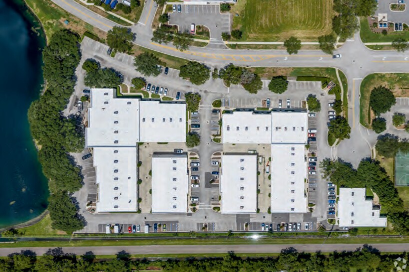More Photos Of 155 St Johns Business Pl, Saint Augustine Light Distribution For Lease