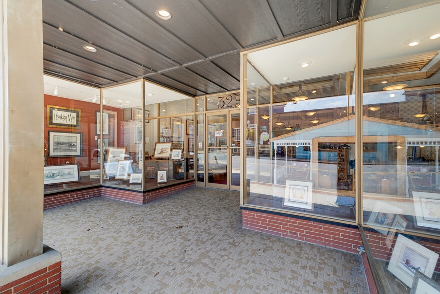 More Photos Of 329 W Main St, Waynesboro Restaurant For Sale