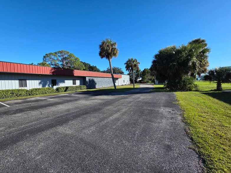 More Photos Of 1605 White Dr, Titusville Warehouse For Sale