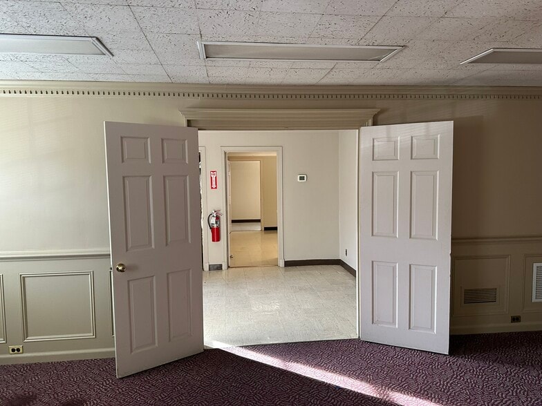 More Photos Of 1025 Brown St, Peekskill Bank For Lease