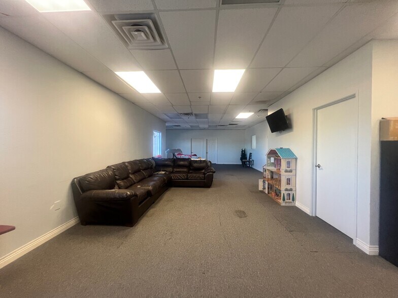 More Photos Of 9299 W Olive Ave, Peoria Showroom For Sale