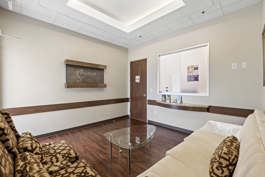 More Photos Of 7790 W Grand Pky, Richmond Medical For Lease