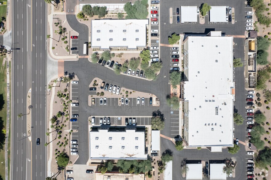 More Photos Of 963 N Gilbert Rd, Gilbert Unknown For Lease