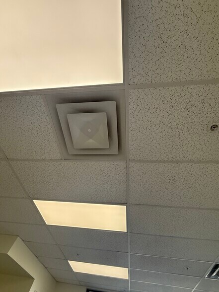 More Photos Of 205 Jasper Pl, Ridgway General Retail For Sale