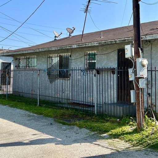 More Photos Of 10007 S San Pedro St, Los Angeles Apartments For Lease