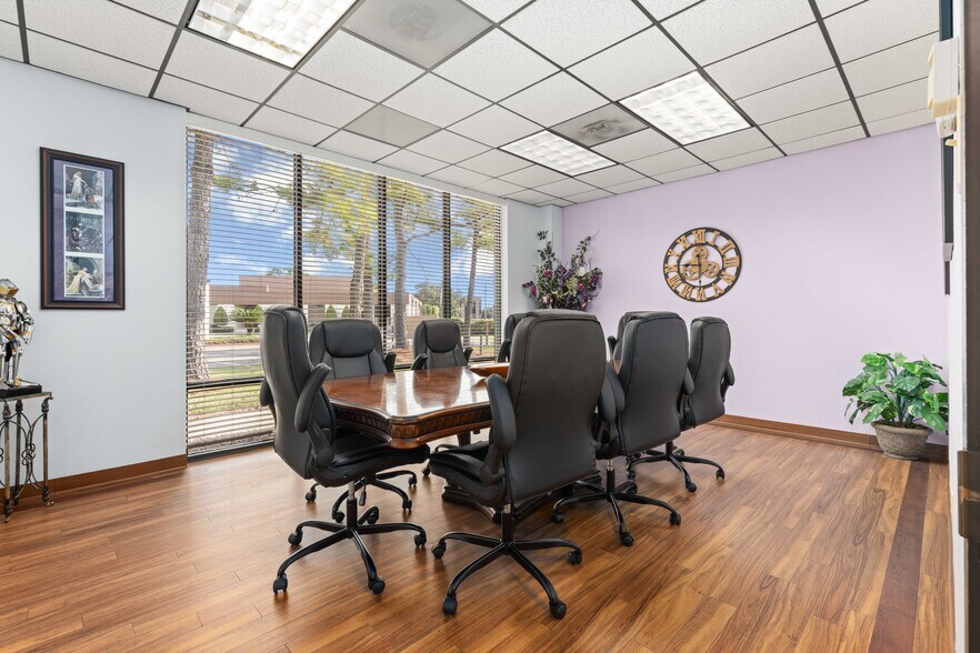 More Photos Of 17227 Mercury Dr, Houston Medical For Sale