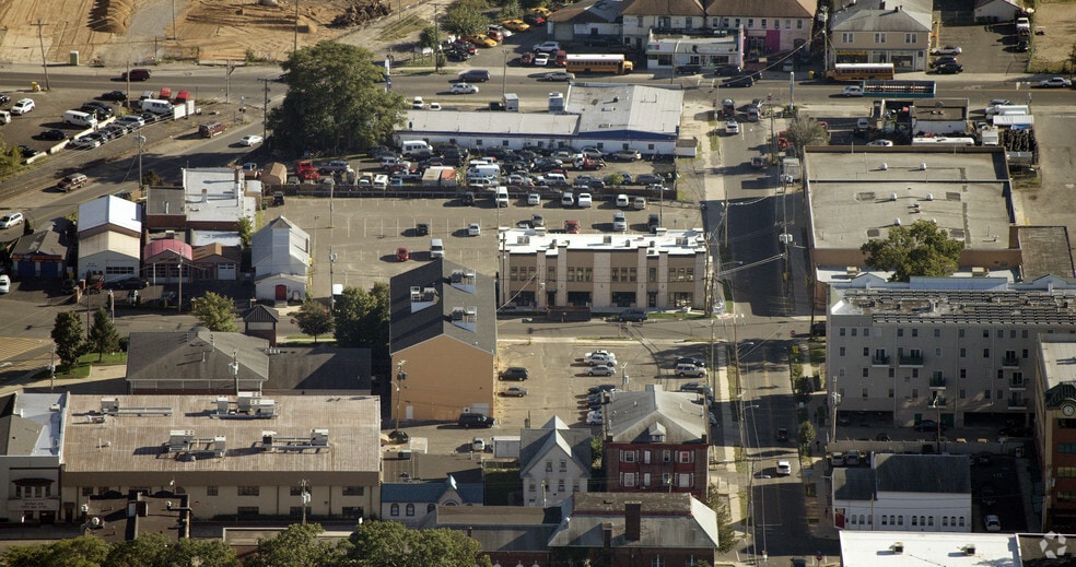More Photos Of 120-130 1st St, Lakewood General Retail For Lease