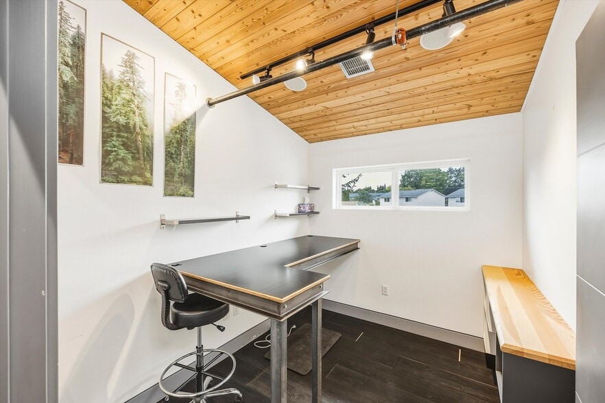 More Photos Of 1600 Carolina St, Bellingham Industrial For Sale