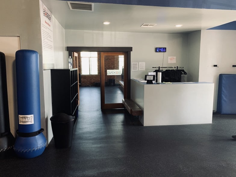 More Photos Of 5119 W Sunset Blvd, Los Angeles General Retail For Lease