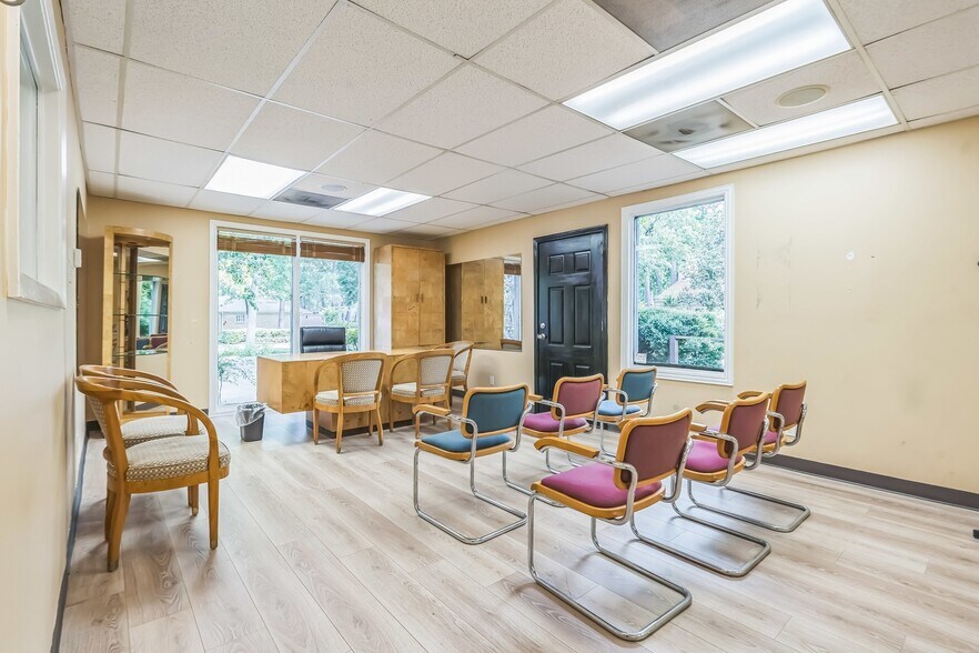 More Photos Of 12421 Memorial Dr, Houston Medical For Sale