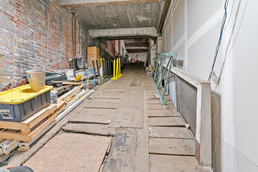More Photos Of 104 S Water St, West Newton Distribution For Sale