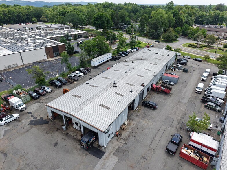 More Photos Of 230 W Nyack Rd, Nanuet Service For Lease