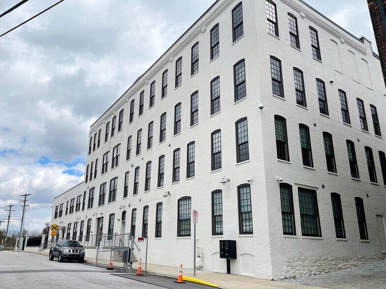 Primary Photo Of 210-236 York St, York Office For Lease
