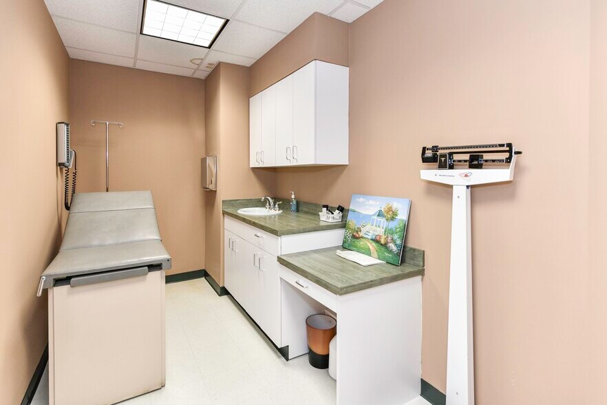 More Photos Of 3701 S George Mason Dr, Falls Church Apartments For Lease