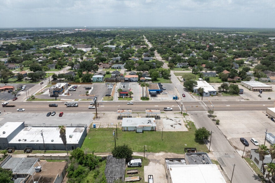 More Photos Of 606 E King Ave, Kingsville Storefront Retail Office For Sale