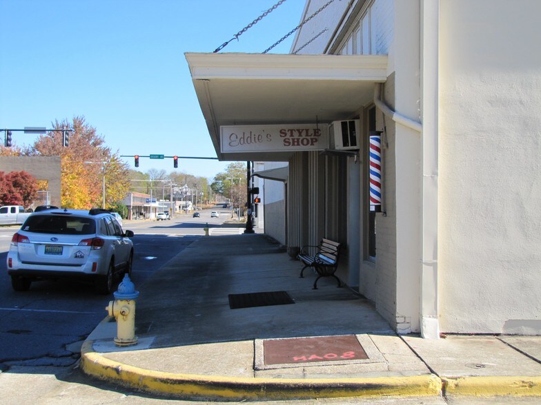 More Photos Of 227 N Broadway Ave, Sylacauga Storefront For Sale