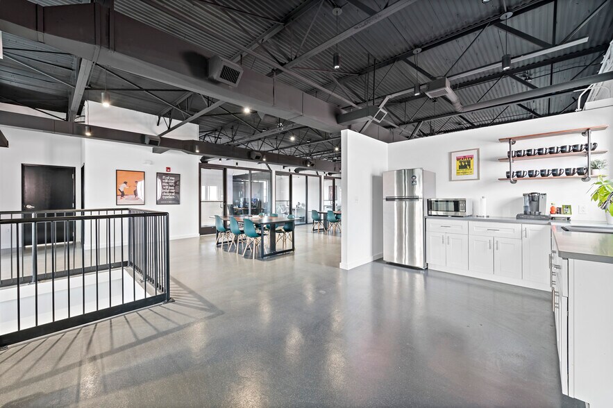 More Photos Of 449 E Lafayette St, Norristown Warehouse For Sale