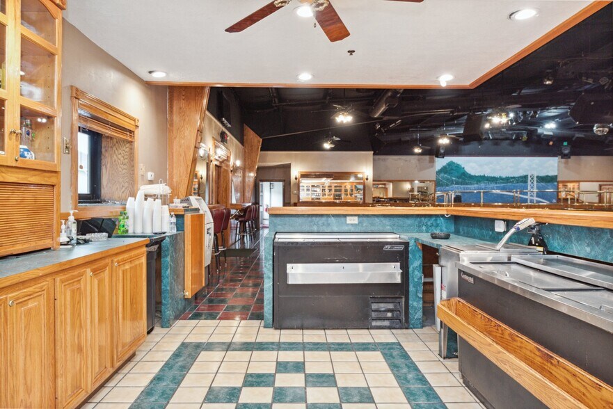 More Photos Of 470 Tucker Dr, Maysville Storefront Retail Office For Sale