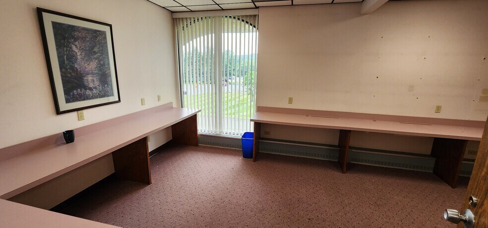 More Photos Of 1 Sherman Hill Rd, Woodbury Bank For Lease