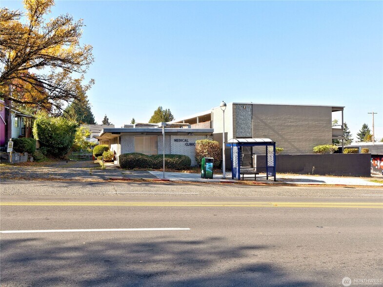 More Photos Of 6517 35th Ave SW, Seattle Medical For Sale
