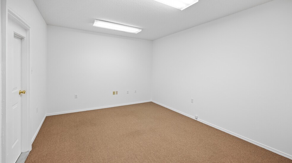 More Photos Of 4100 S Ferdon Blvd, Crestview Medical For Lease