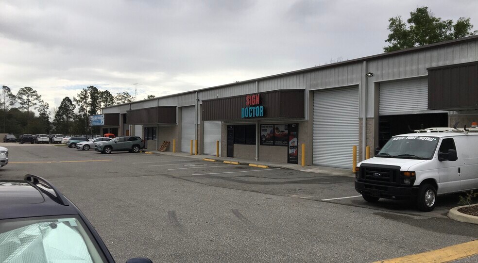 More Photos Of 9819 S Orange Blossom Trl, Orlando Industrial For Lease