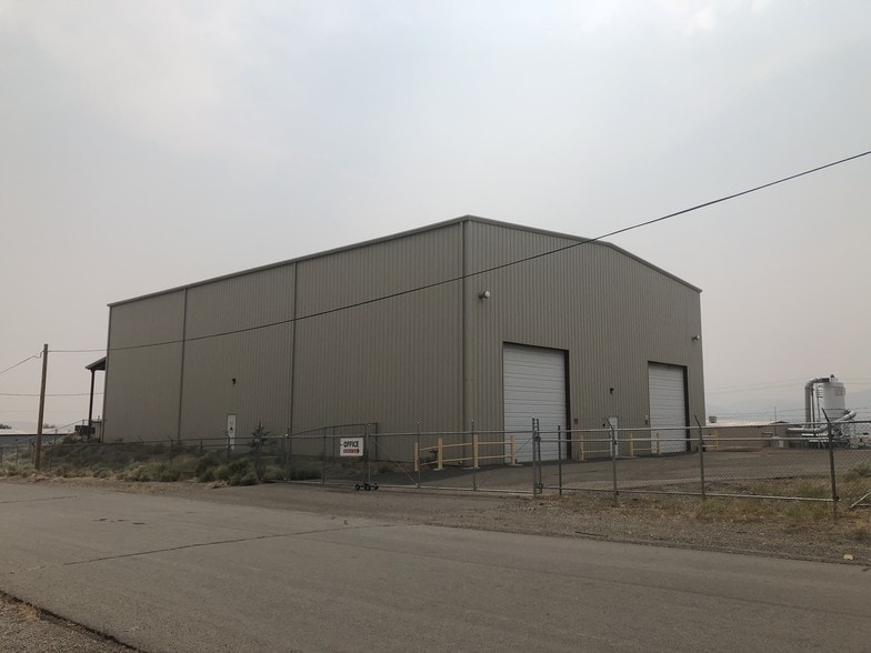 More Photos Of 45 Stokes Dr, Carson City Warehouse For Lease
