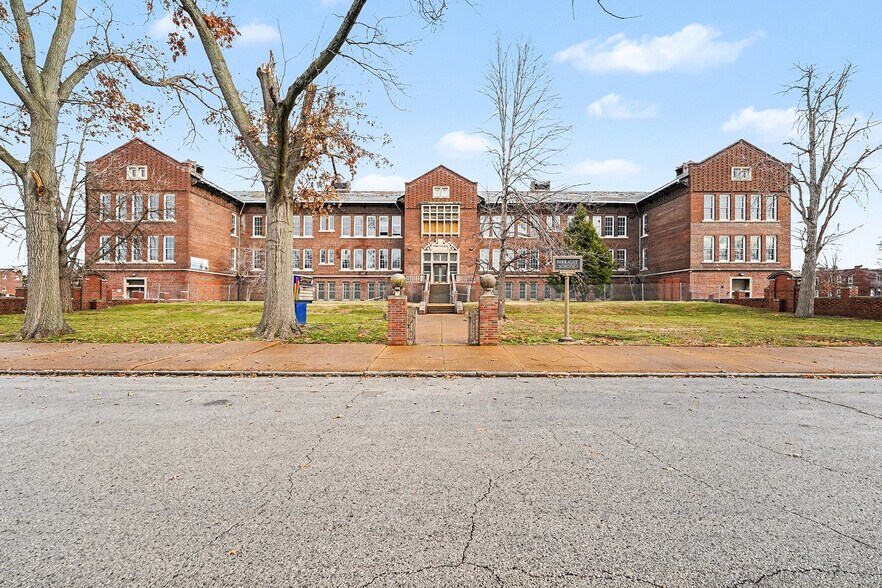 More Photos Of 4025 Sullivan Ave, Saint Louis Schools For Sale