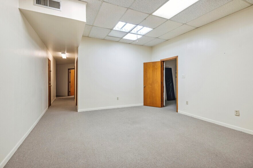 More Photos Of 3439 Kabel Dr, New Orleans Office For Sale