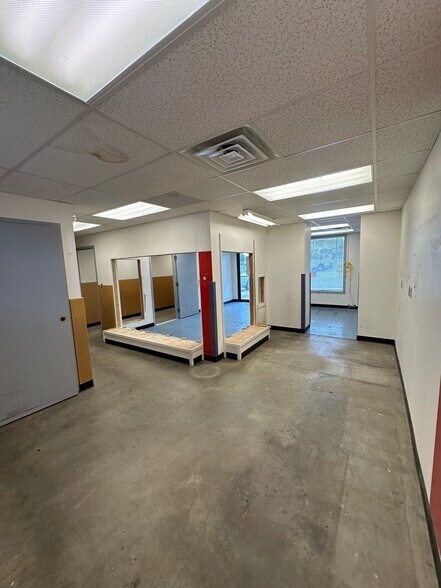 More Photos Of 109-121 E Plaza DR, Mulvane Freestanding For Sale