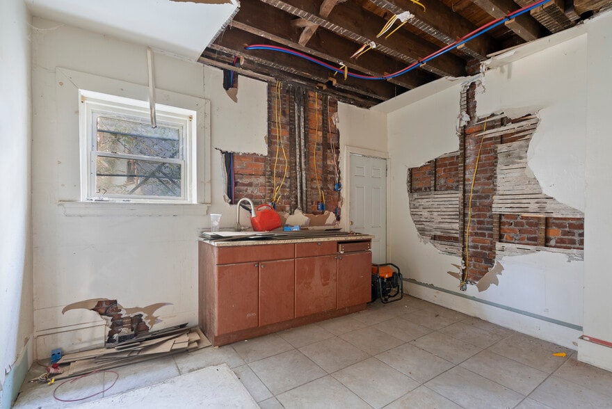 More Photos Of 6200 Germantown Ave, Philadelphia Multifamily For Sale