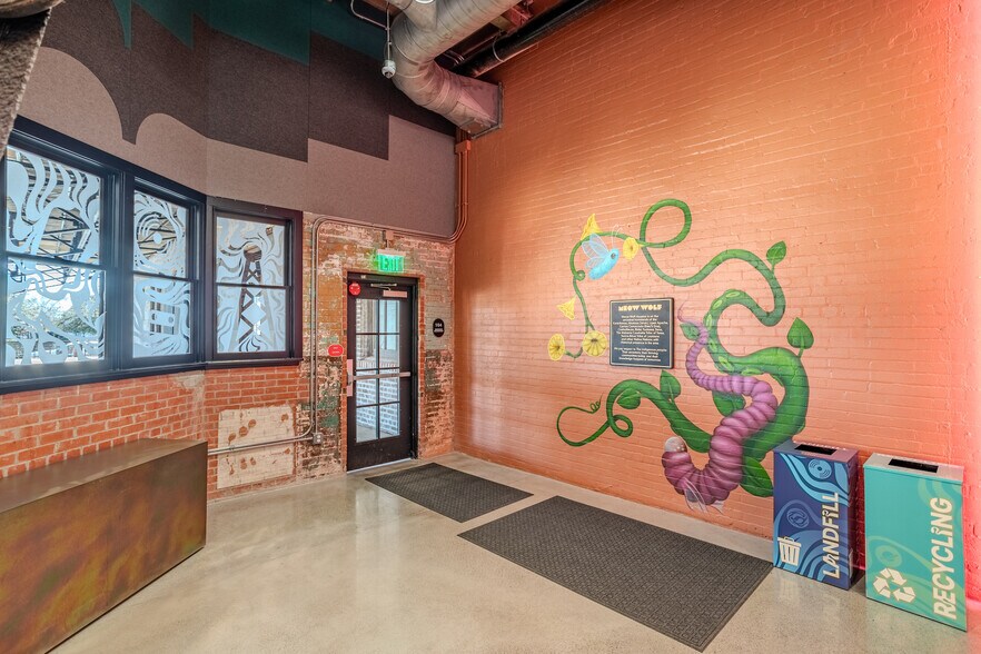 More Photos Of 2103 Lyons Ave, Houston Freestanding For Lease