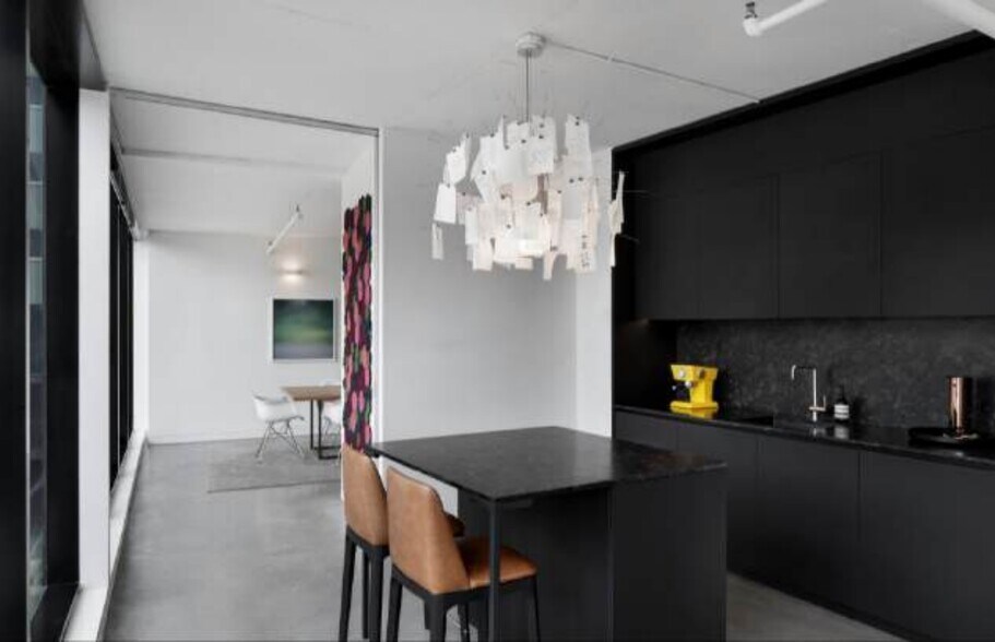 More Photos Of 1195 Rue Wellington, Montréal Office For Sale