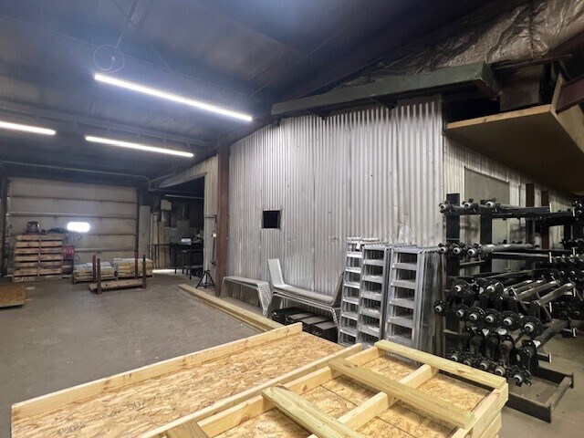 More Photos Of 101 E Chestnut St, Chilton Industrial For Sale