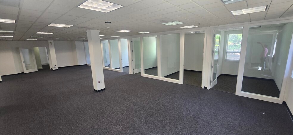 More Photos Of 7300 Healdsburg Ave, Sebastopol Office For Sale