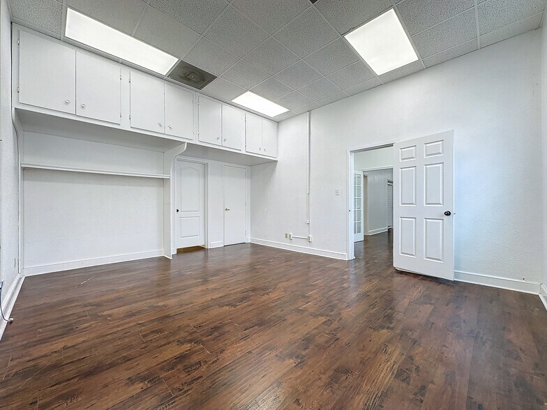 More Photos Of 22 W Monument Ave, Kissimmee Office For Lease