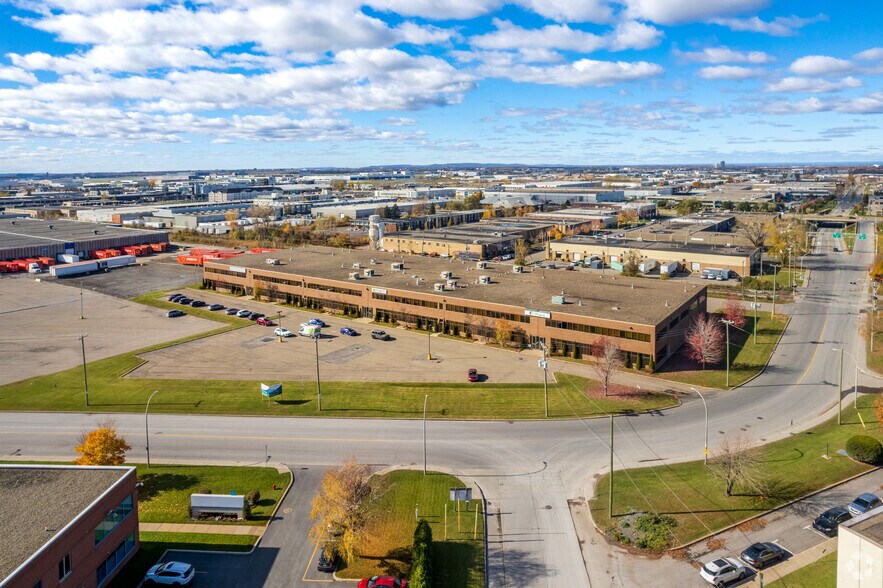 More Photos Of 4105-4355 Rue Hickmore, Montréal Flex For Lease