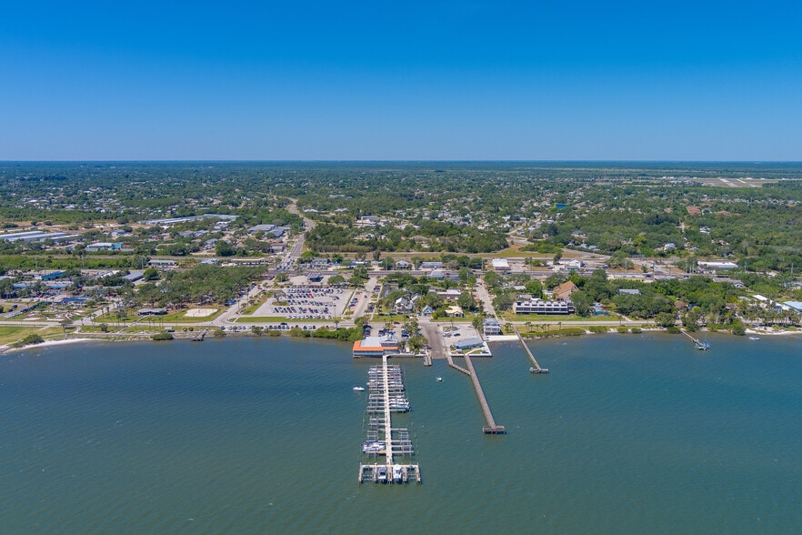 More Photos Of 806 Indian River Dr, Sebastian Marina For Sale