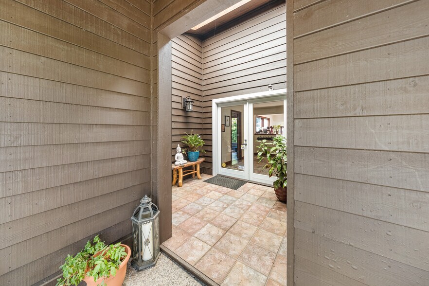 More Photos Of 8 Circle Rd, San Rafael Specialty For Sale
