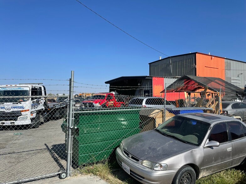 More Photos Of 45424 N Sierra Hwy, Lancaster Manufacturing For Sale