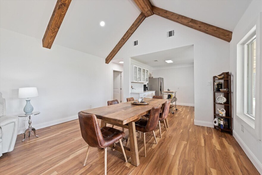 More Photos Of 1000 County Road 904, Joshua Golf Course Driving Range For Sale