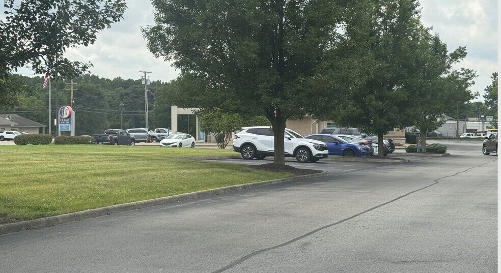 More Photos Of 10 Victoria Rd, Austintown Land For Lease